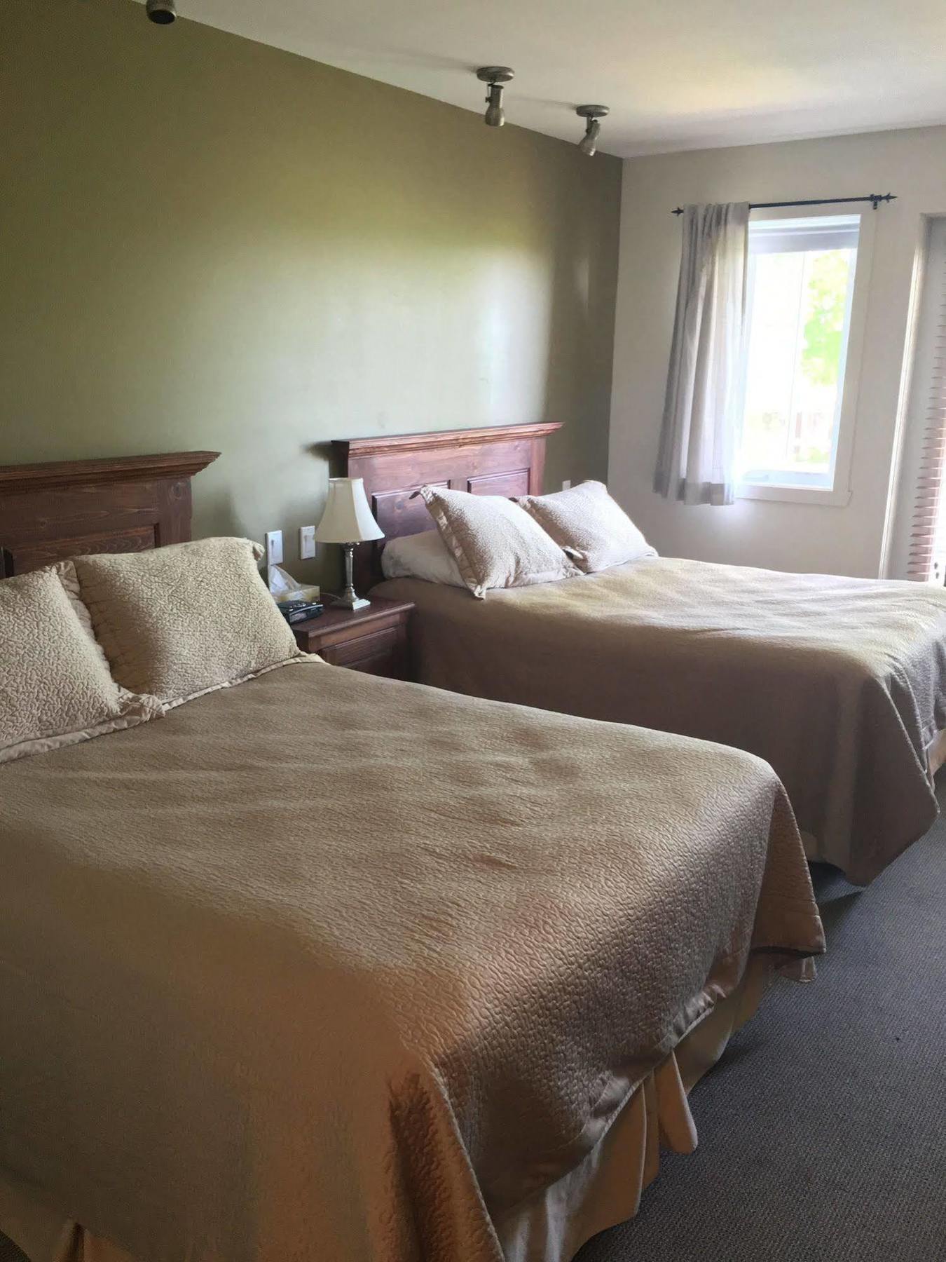 Auberge La Courtepointe Petite-Riviere-Saint-Francois Eksteriør billede